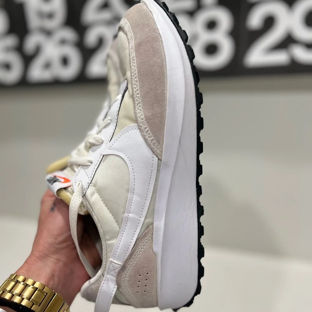 Nike Waffle Debut Running Shoes - Picture 1 of 9